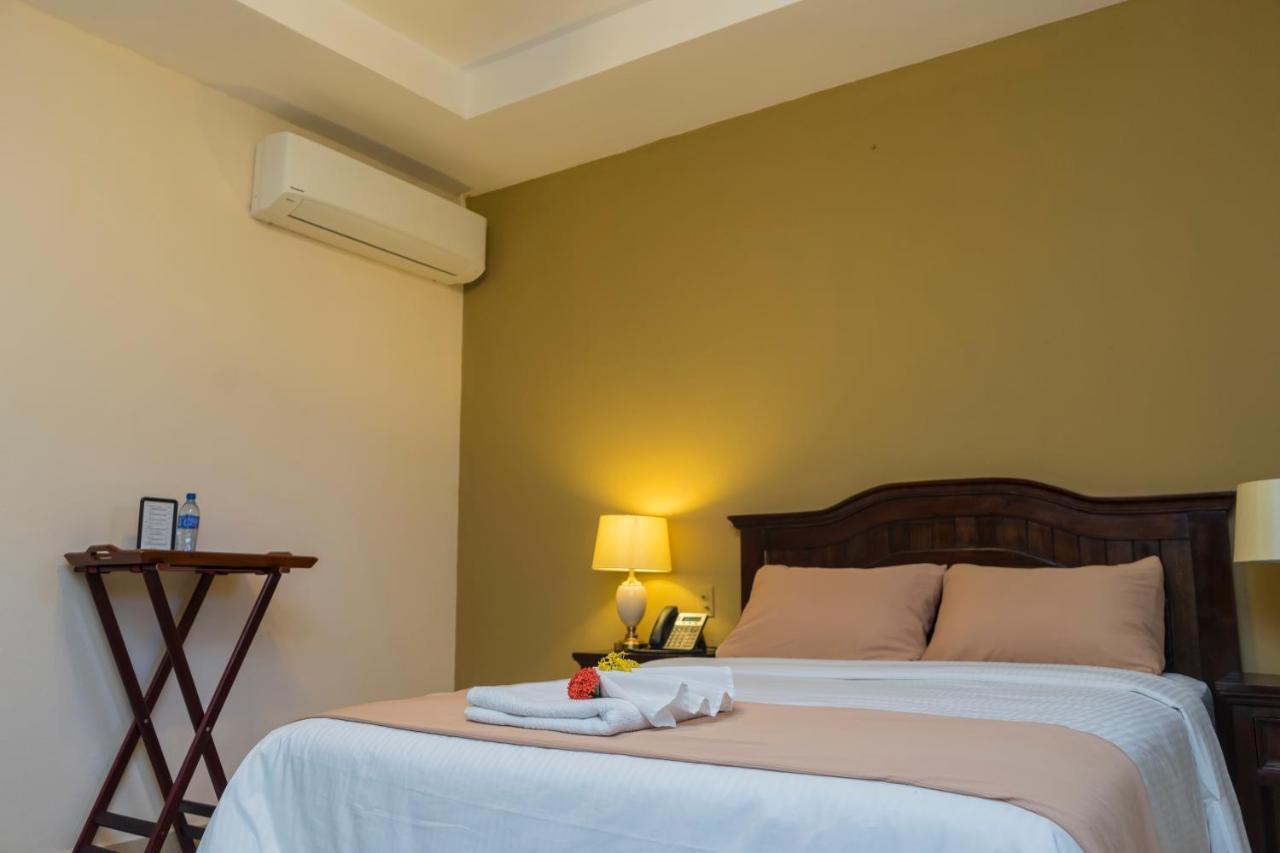 Farallones Hotel Chinandega Exterior photo