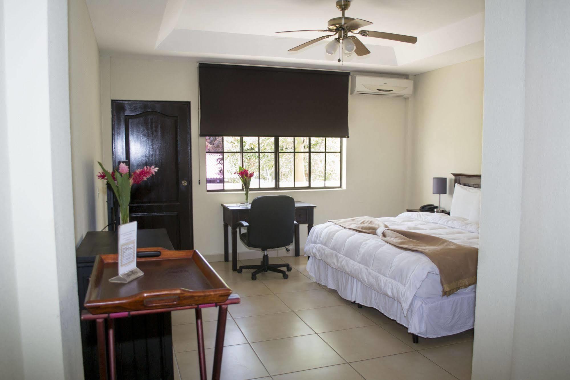 Farallones Hotel Chinandega Exterior photo