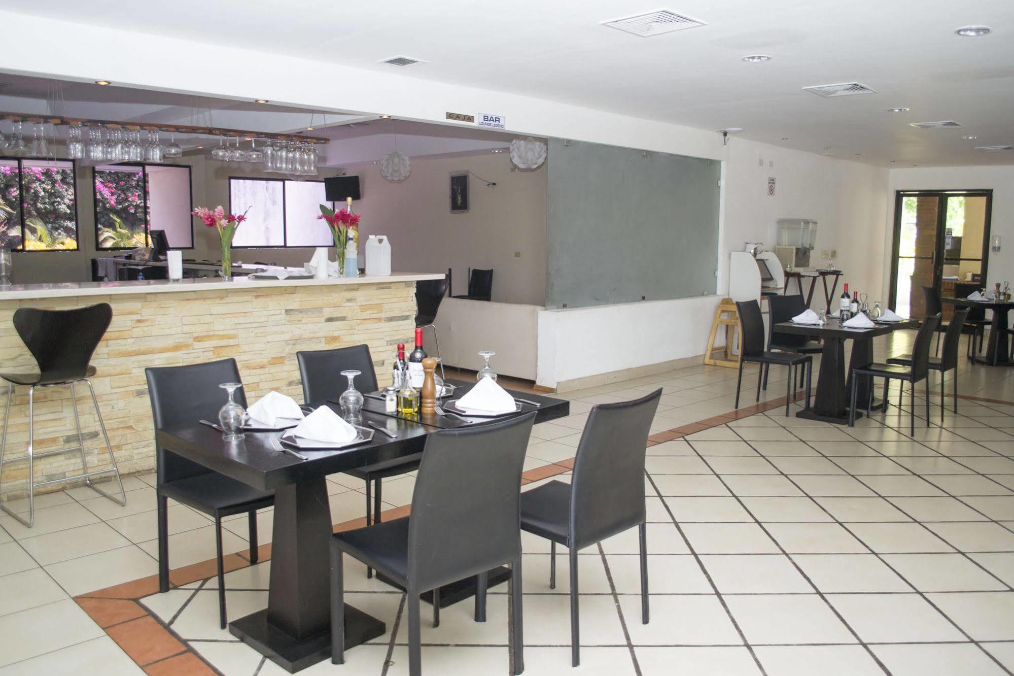 Farallones Hotel Chinandega Exterior photo