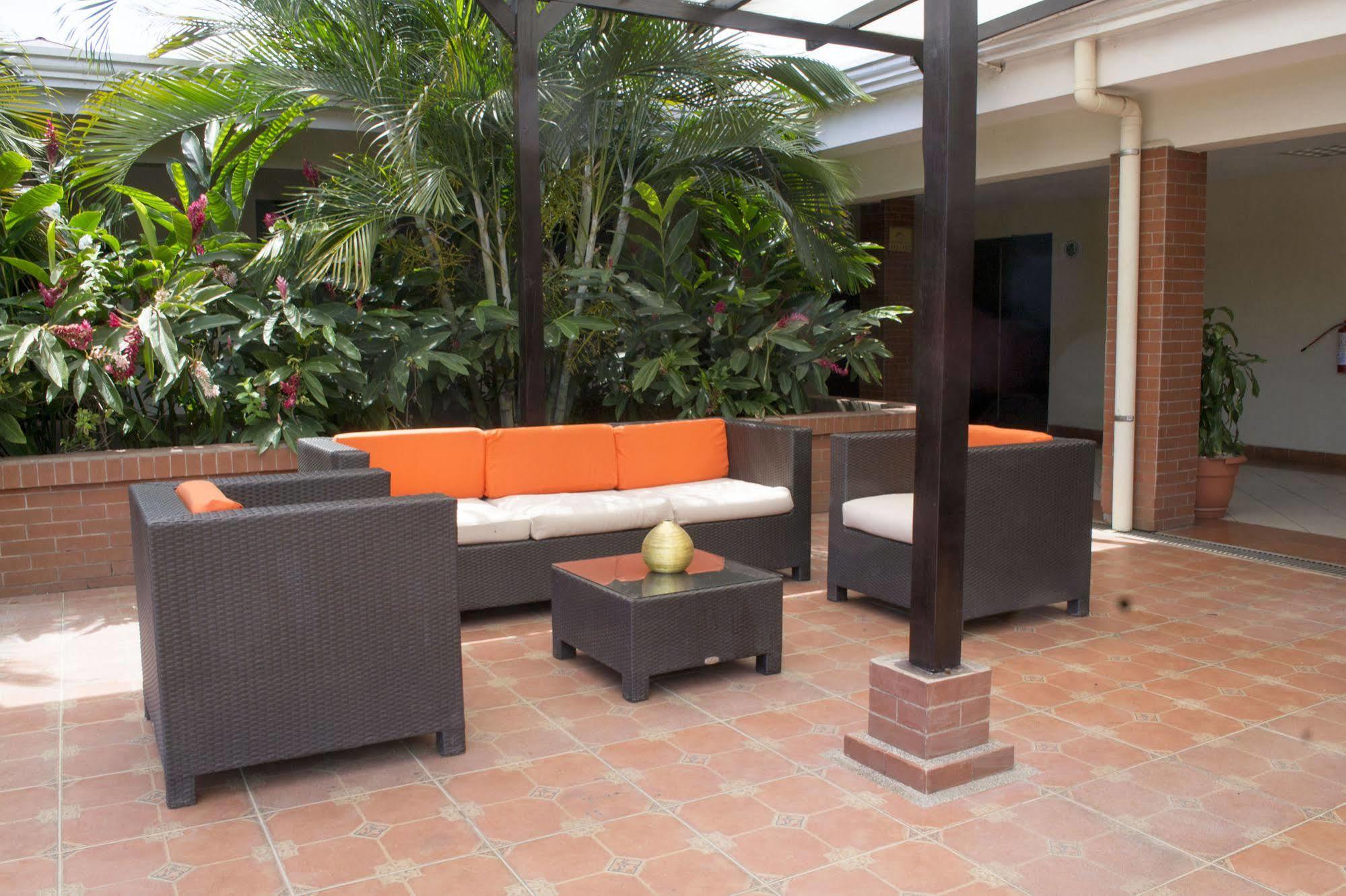 Farallones Hotel Chinandega Exterior photo