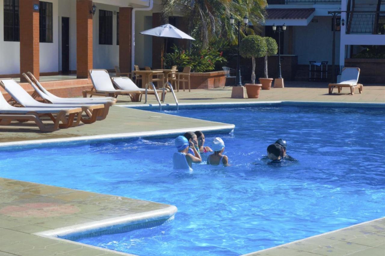 Farallones Hotel Chinandega Exterior photo